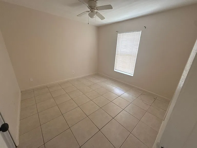 3950 Lora St — Photo 4