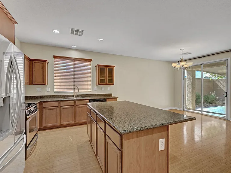 10240 Gladstone Peak St N — Photo 22