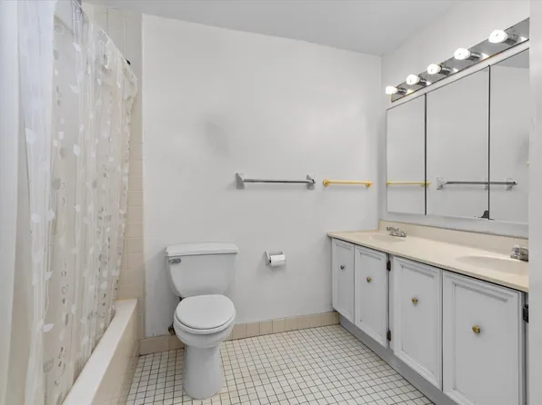 401 Harmon Cove Tower image 23 of 47