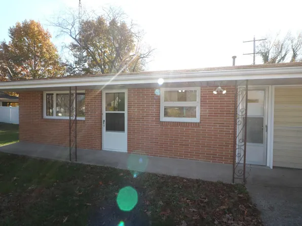 509 E Board St, Elkville, IL 62932