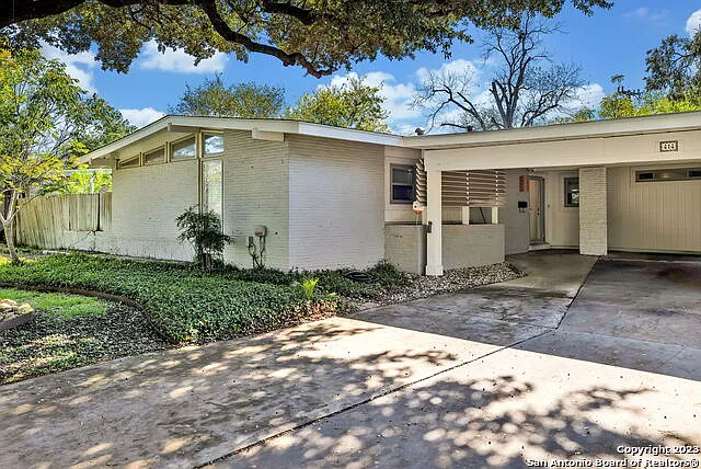 Building Photo - 414 Laramie Dr