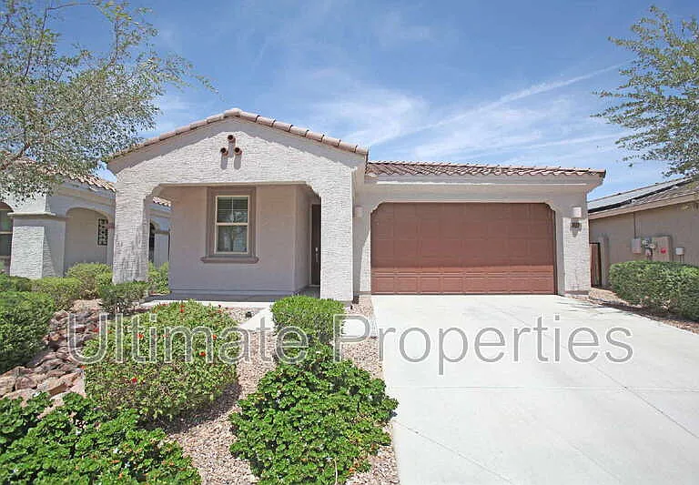 20238 W Buchanan St — Photo 2