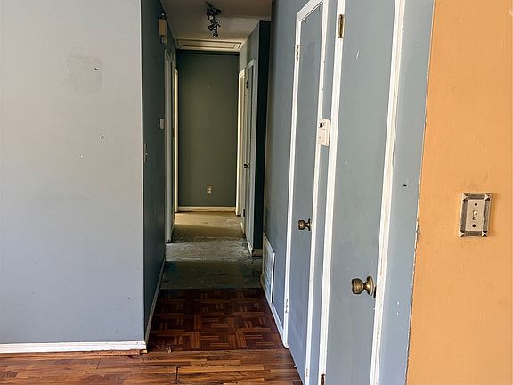 4th image of 4017 Monterey Ct