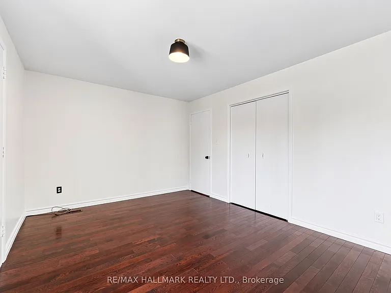 402 Kingston Rd — Photo 12