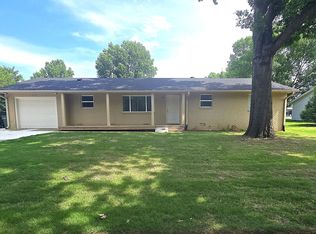 2122 W Lawson St, Fayetteville, AR 72703