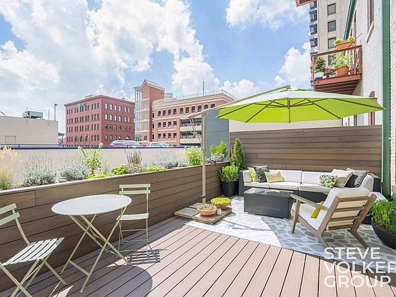 51 Monroe Center - Deck