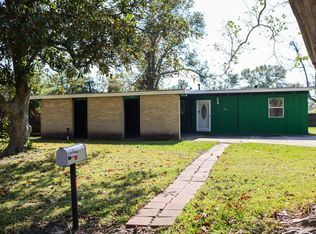 513 Holly St, Angleton, TX 77515