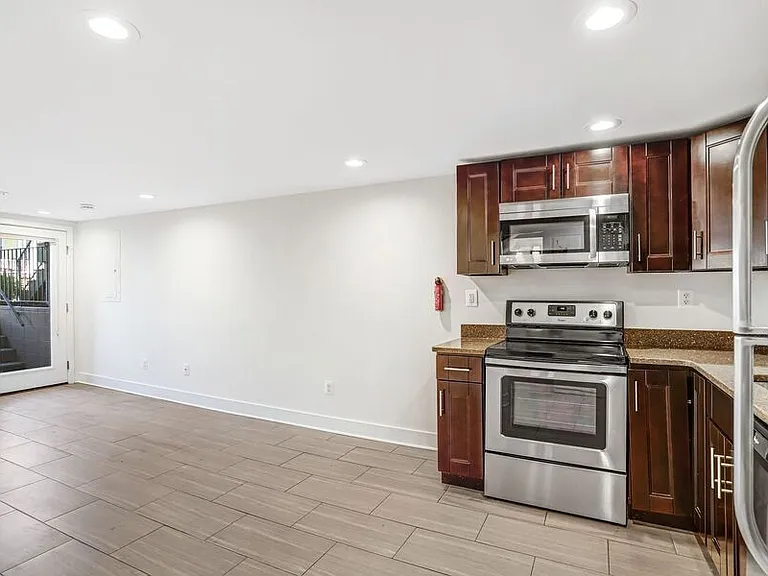 1350 Perry Pl NW #BASEMENT — Photo 8