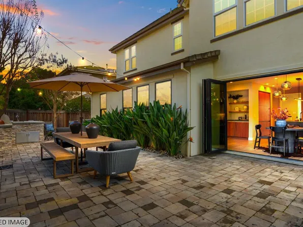 92 Oak Grove Drive, Novato, CA 94949