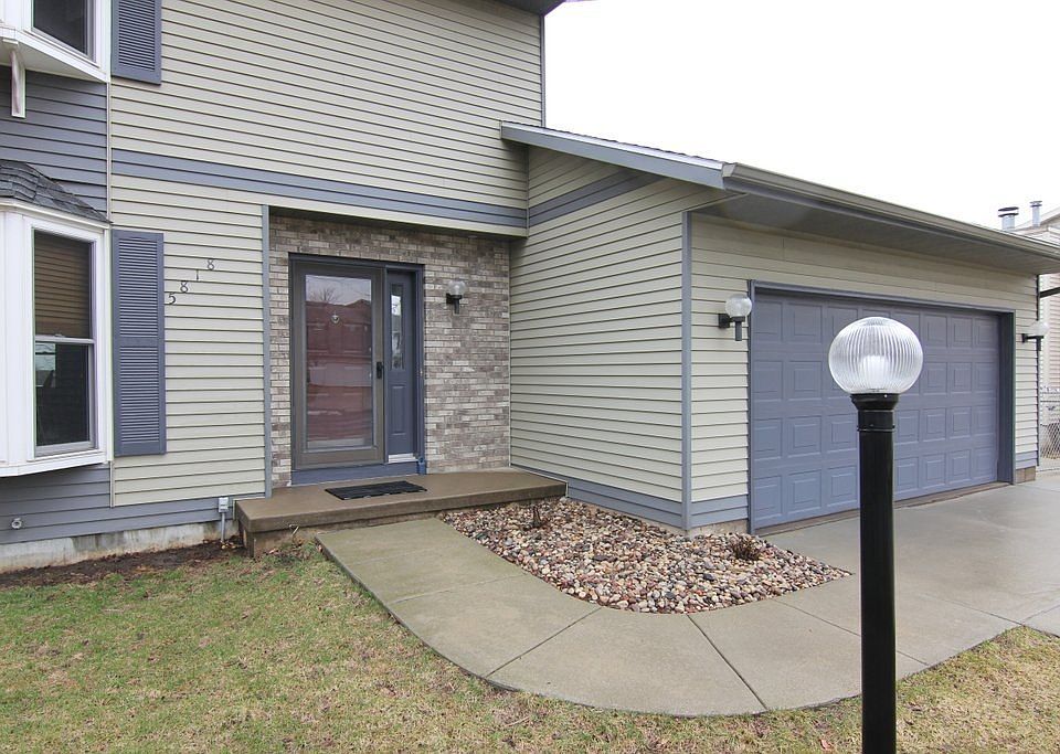 For Sale: 5818 Chester Cir, Fitchburg, WI 53719