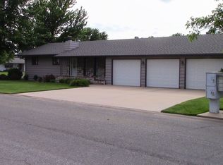 617 Random Rd, Hesston, KS 67062