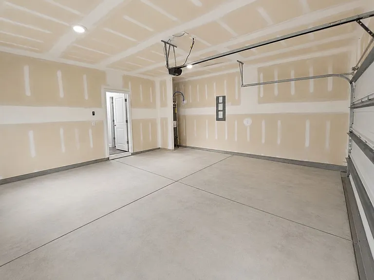 181 Dagger Ct — Photo 40
