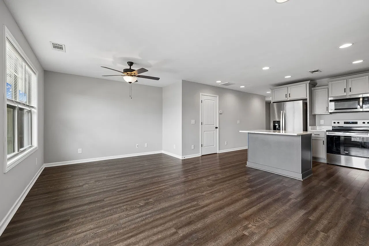 3 bed, 2.5 bath, 1405 sqft, $1,850 — Photo 3