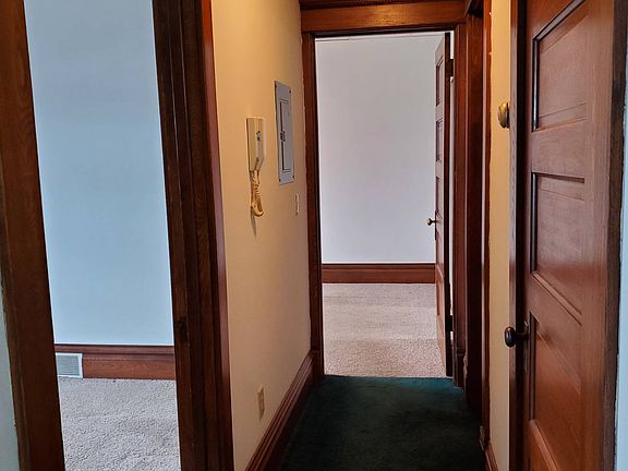 5th image of 1323 Ludington St APT 203