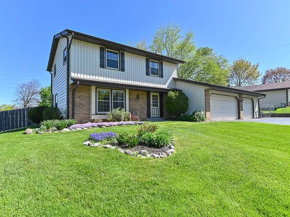 1700 Mohawk LANE, Waukesha, WI 53186