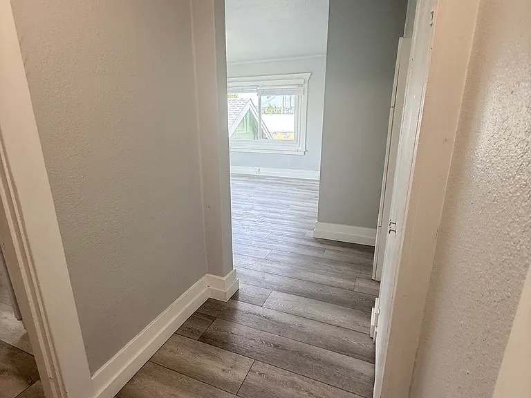 508 E Main St — Photo 3