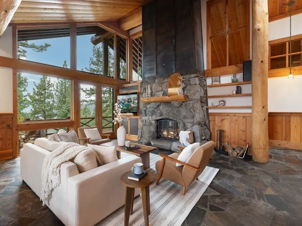 11910 Skislope Way, Truckee, CA 96161