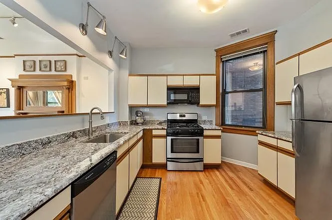 4011 N Kenmore Ave #201 — Photo 8