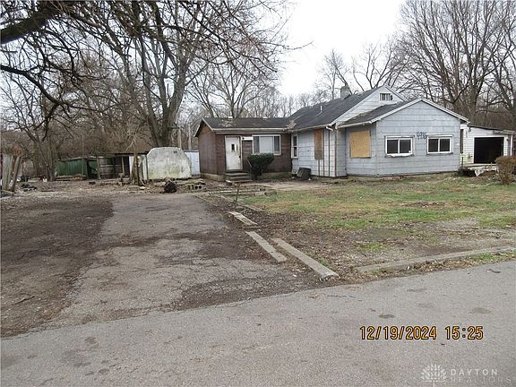2nd image of 4936 Blueberry Ave