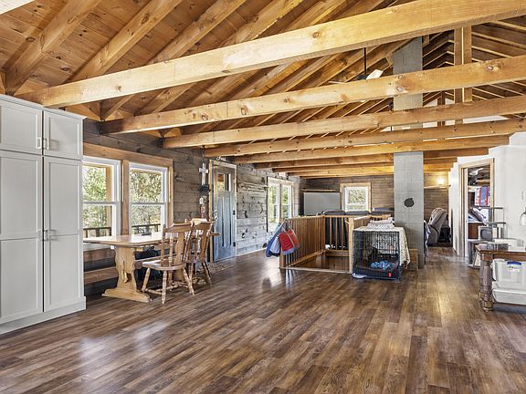 3rd image of 300 Locke Hill Road