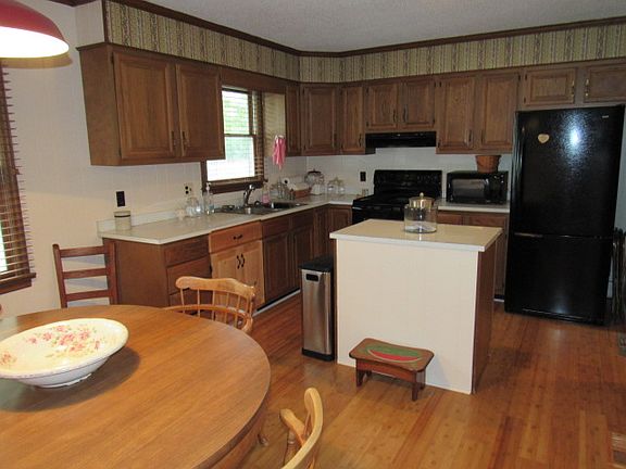 4th image of 101 Pecan Dr