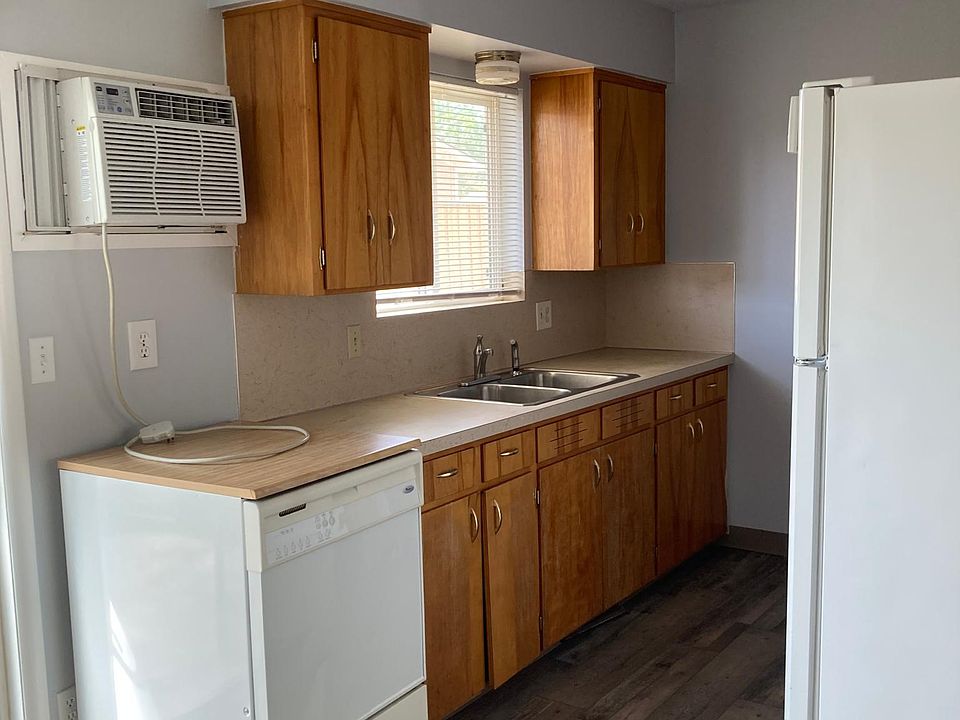 1st image of 124 Amber St APT 4