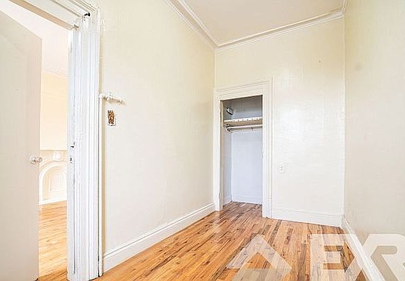 4th image of 624 Myrtle Ave APT 3F