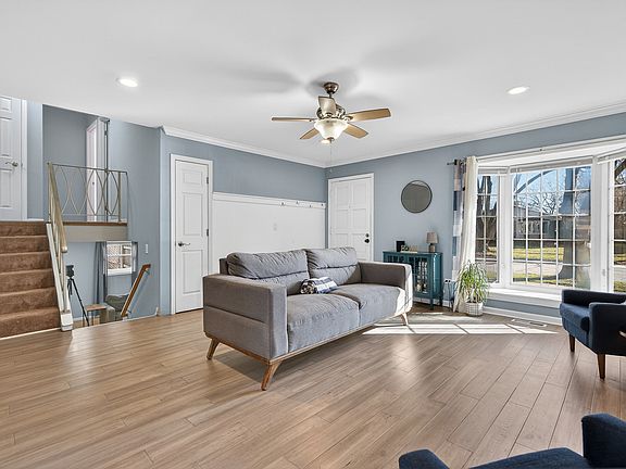 2nd image of 14 Devonshire Cir