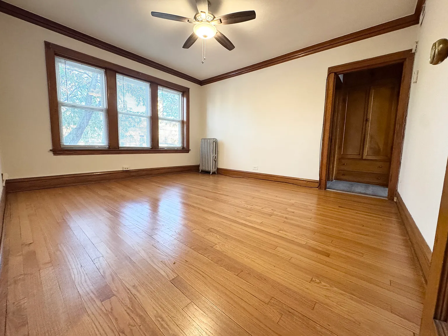 1 bed, 900 sqft, $1,350 — Photo 4