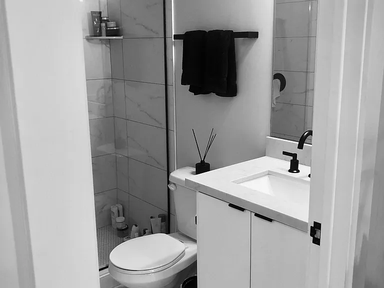 423 E 2100 S — Photo 9