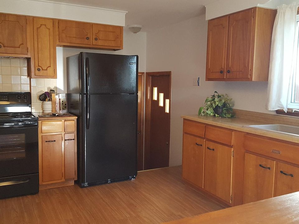 1st image of 143 Monarch Dr