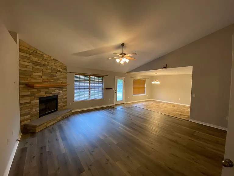 1810 Twin Pine Blvd — Photo 3