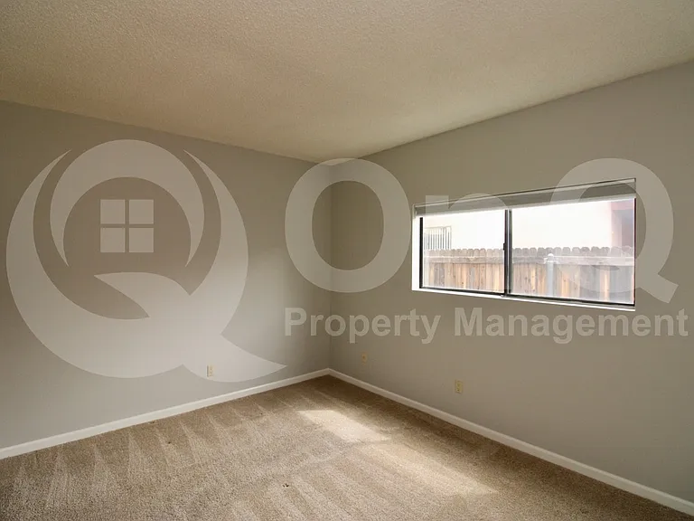 1949 N Swan Rd #31 — Photo 13