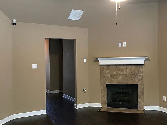 3rd image of 3661 Jordan View Dr