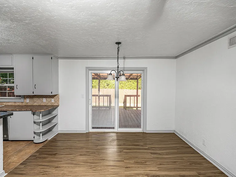 713 NW 32nd St — Photo 17