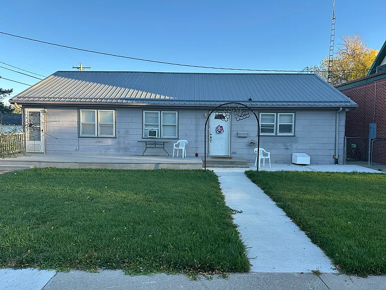 1252 Pine St — Photo 1