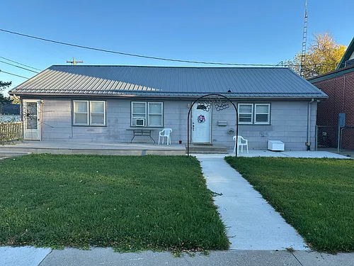 1252 Pine St Photo 1