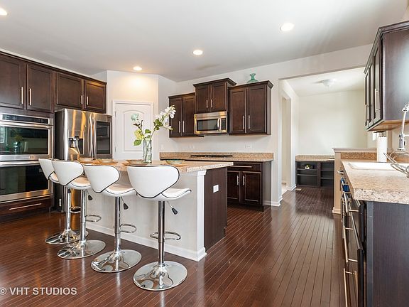 3rd image of 25063 Thornberry Dr