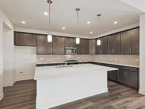 3621 Cadogan St — Photo 20