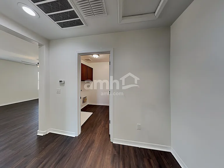 136 W Camino Fuste — Photo 8