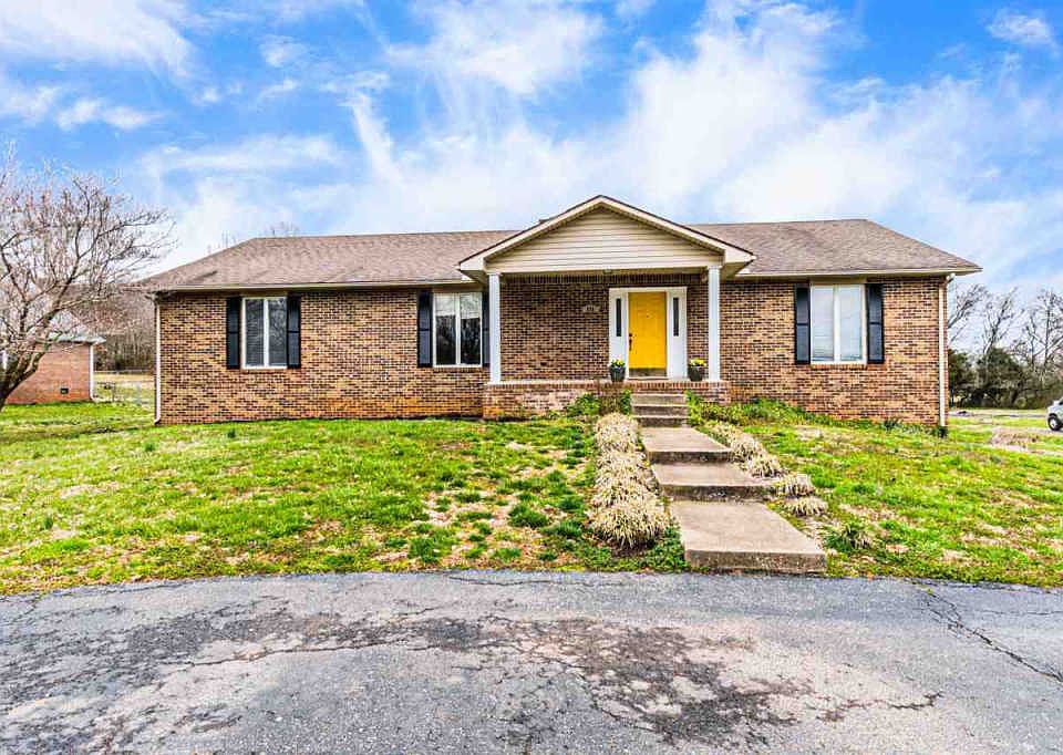 1st image of 270 Hillwood Dr