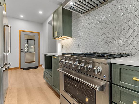 3rd image of 637 1st STREET