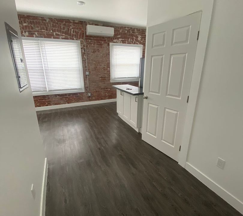 1st image of 1318 W Maryland St #205