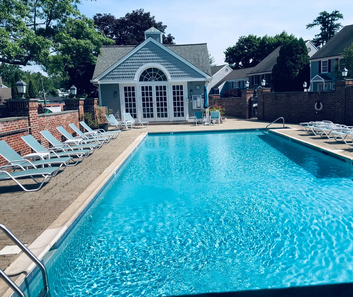 1 bed, 900 sqft, $4,200 — Photo 2