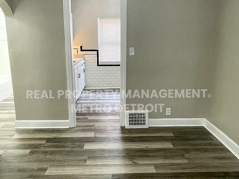 16210 Ferguson St — Photo 5