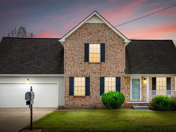 2498 Elkmont Dr, Clarksville, TN 37040