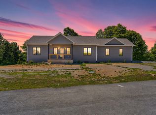 944 Lakepoint Dr, Albany, KY 42602