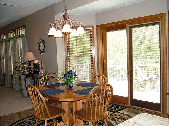 4th image of 636 Revelstoke Ct