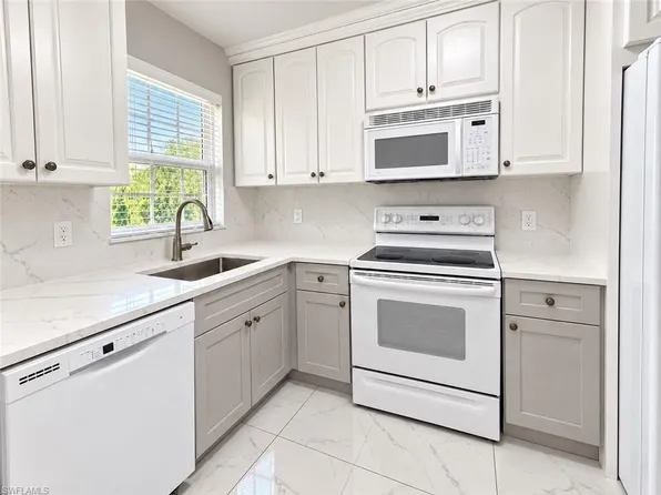 501 Forest Lakes BLVD #212, NAPLES, FL 34105