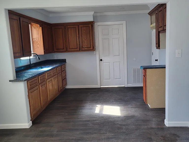 1115 B St NW — Photo 7